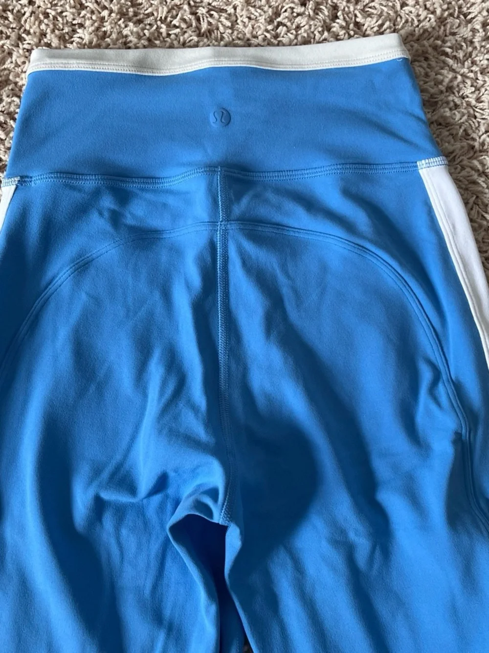 lululemon Sky Blue Super High-Rise Leggings with white Side Stripe size 4